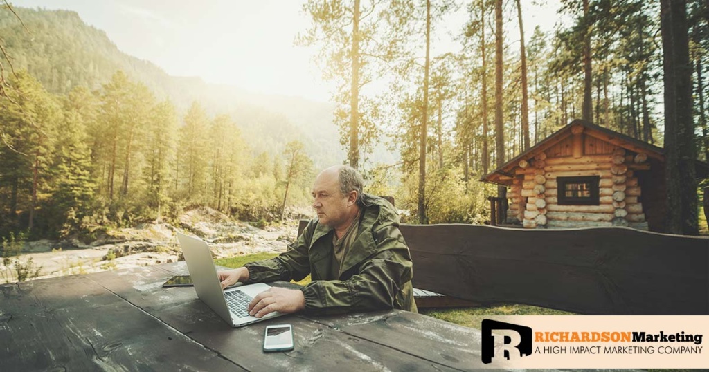 Working in the great outdoors on social network